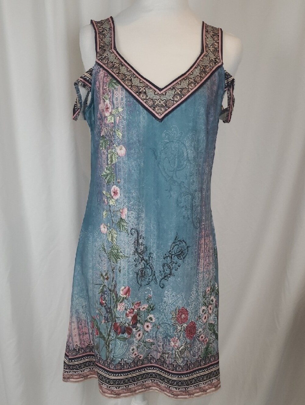 Boho Blue Floral Cold Shoulder V-Neck Summer Dress - Size MEDIUM - Picture 3 of 13